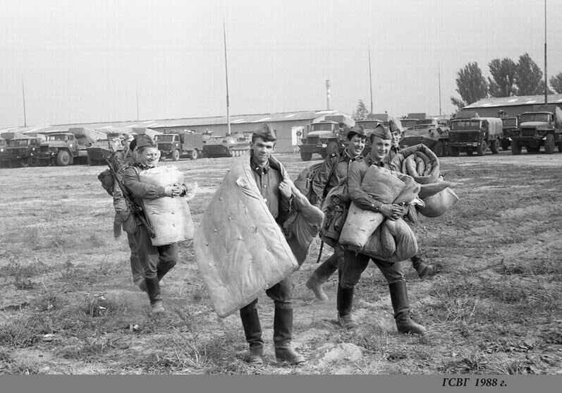 Вперёд на улицу - вытряхивать матрасы...