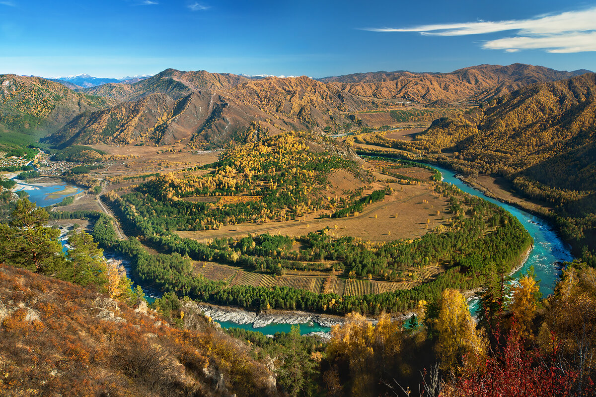 1. "Подкова Чемала осенью". Думаю в серии этот кадр лучший, а вы поставьте номер кадра в комментариях, который понравился вам.