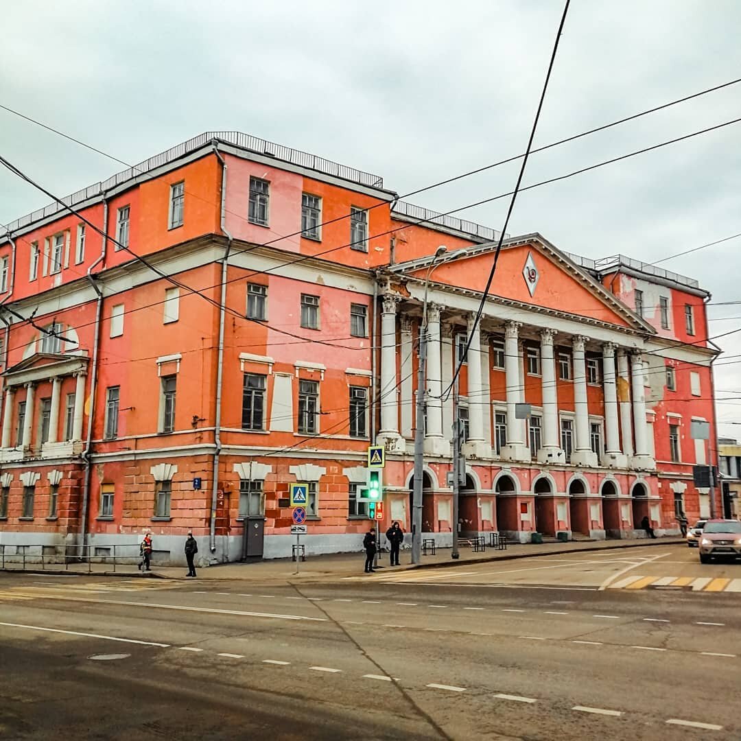 Центр якова брюса сайт. Часы Якова Брюса. Башня Якова Брюса в Москве. Проклятые часы Якова Брюса. Обсерватория Брюса Якова Санкт Петербург.