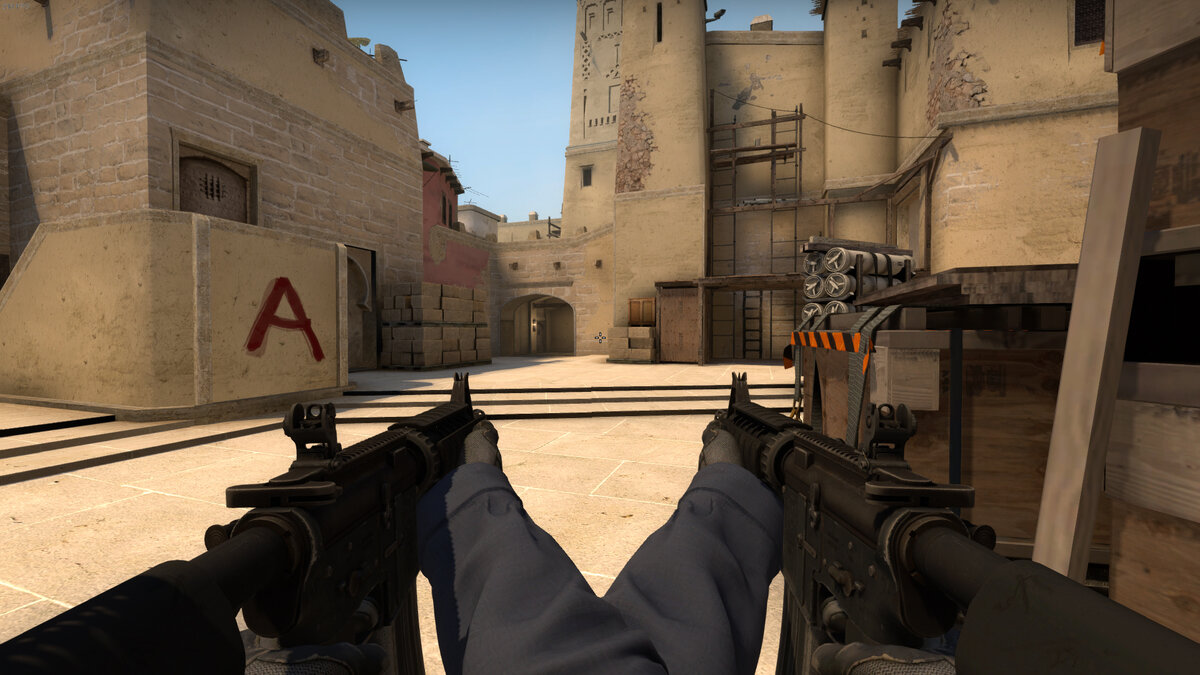 Расположение рук слева и справа в CS GO