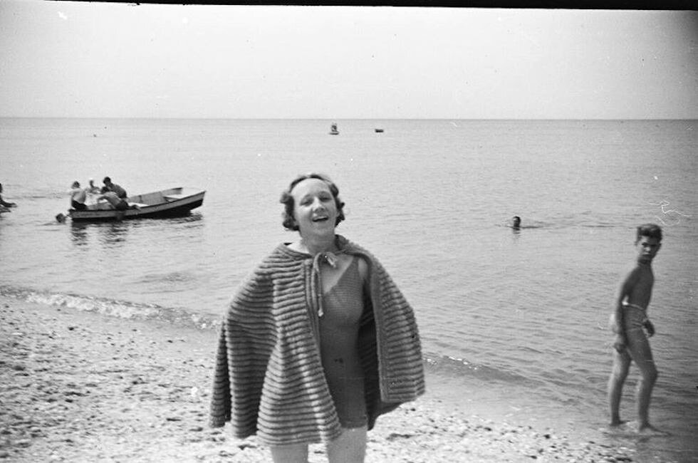 Фото: Found Film / Matthew Ames / ilpost.it (итальянцы на пляже в 1930–х)