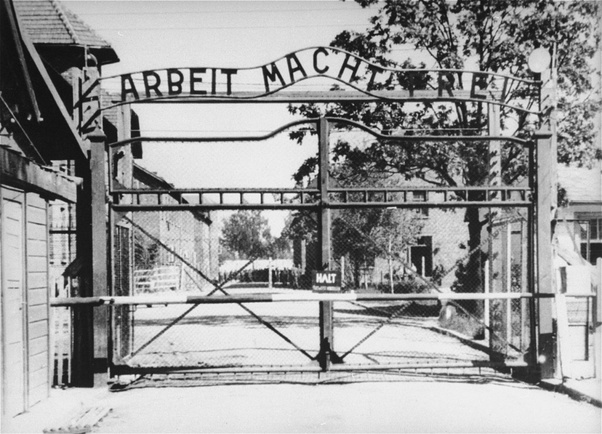  Освенцим, нацистский концентрационный лагерь, куда более 1 млн человек были отправлены на смерть.