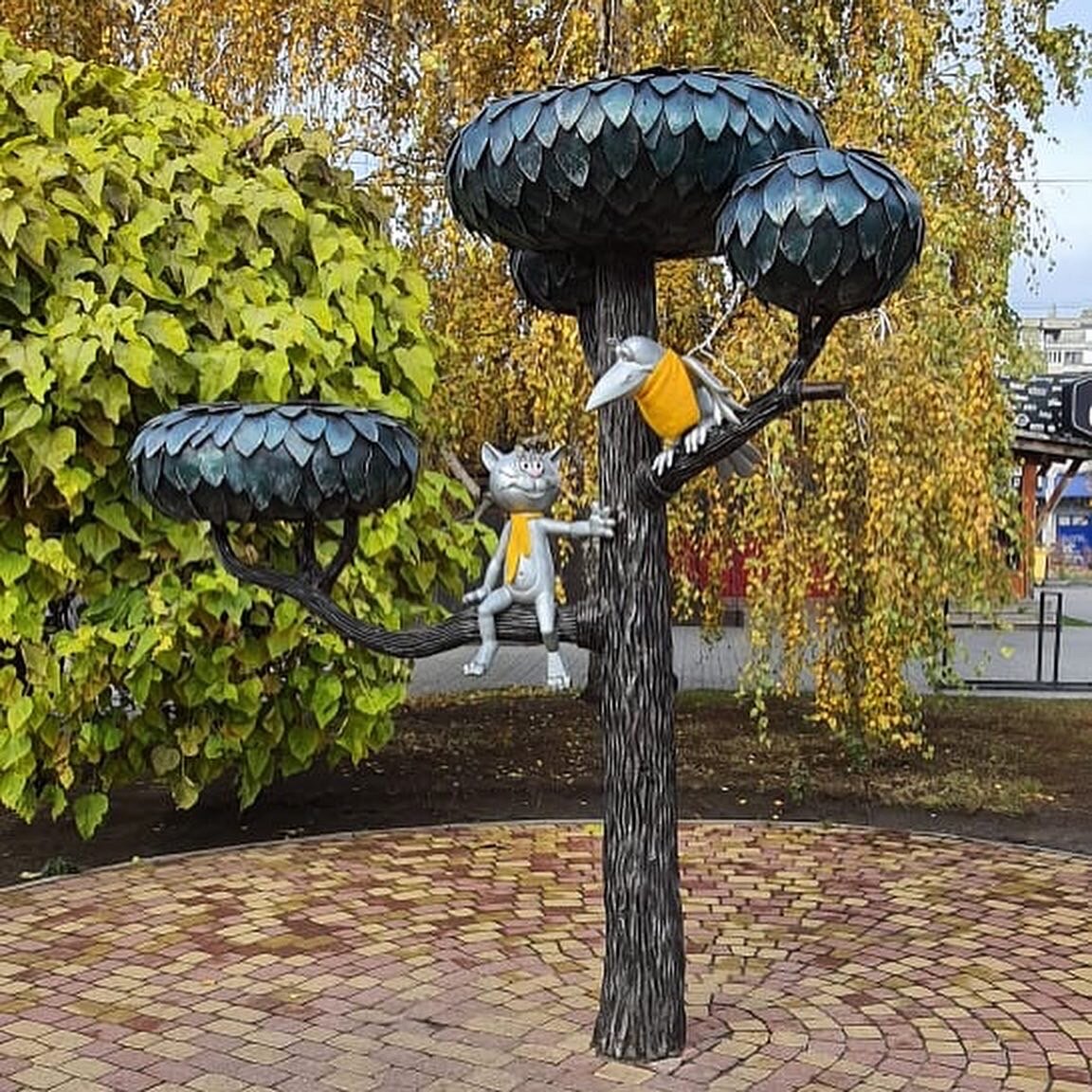 котёнок с улицы лизюкова (памятник). прикольные памятники воронежа. ракурс воронеж. главная достопримечательность воронежа. воронеж памятники скульптуры.