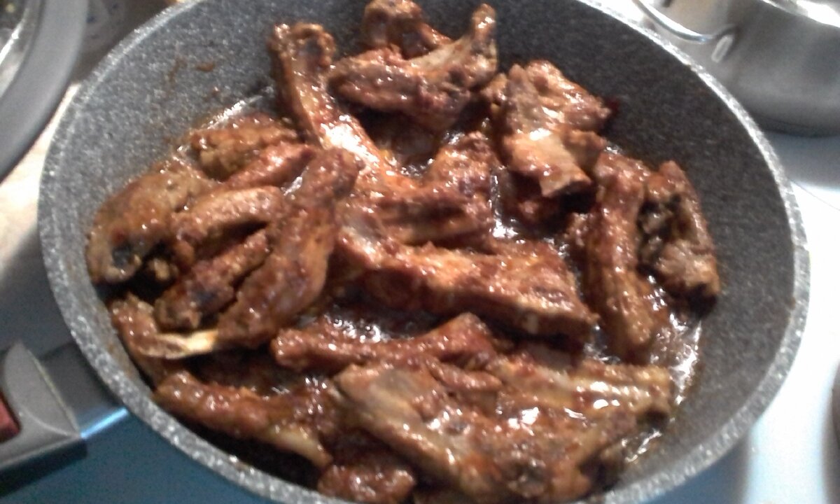 ребрышки в соусе