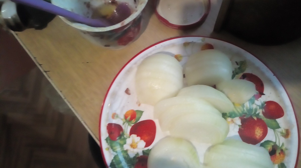лук кольцами порезала