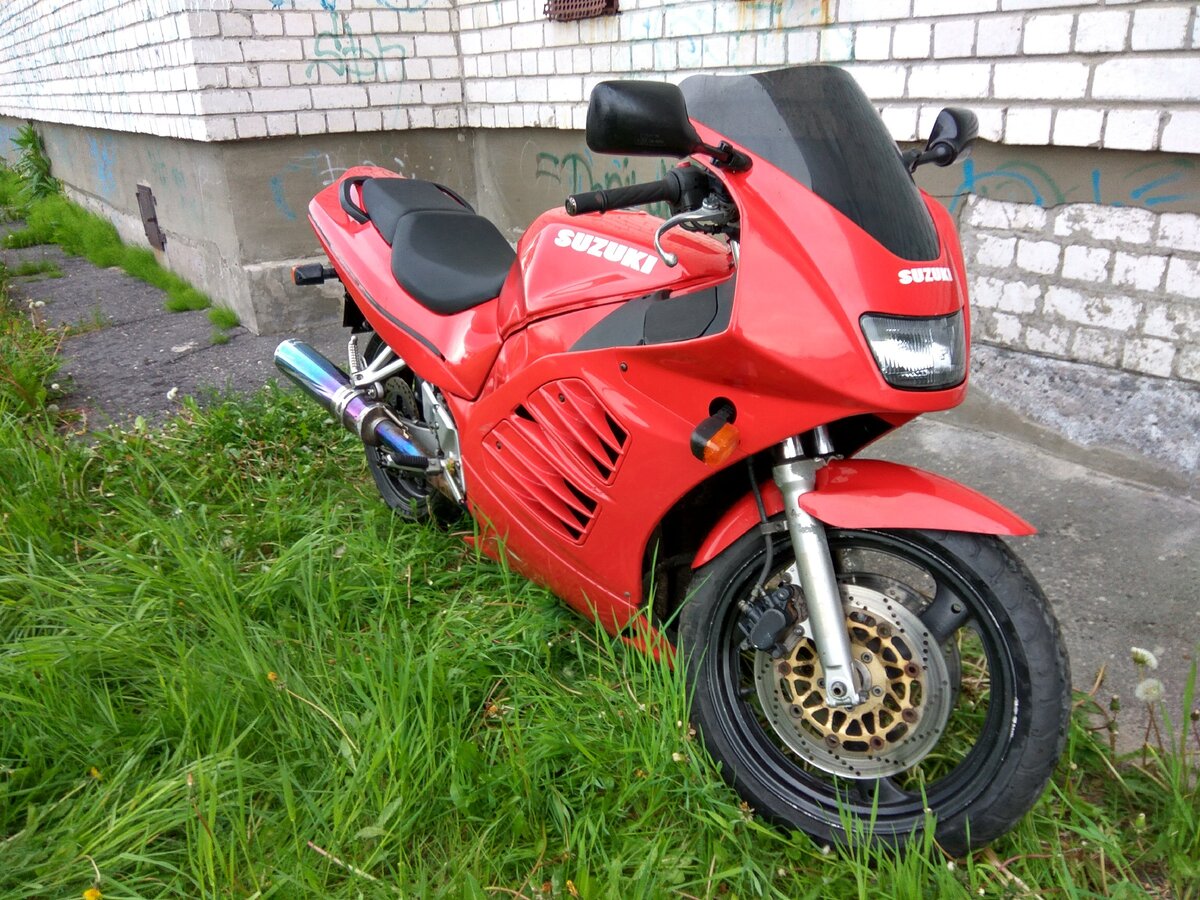 Suzuki rf400rv
