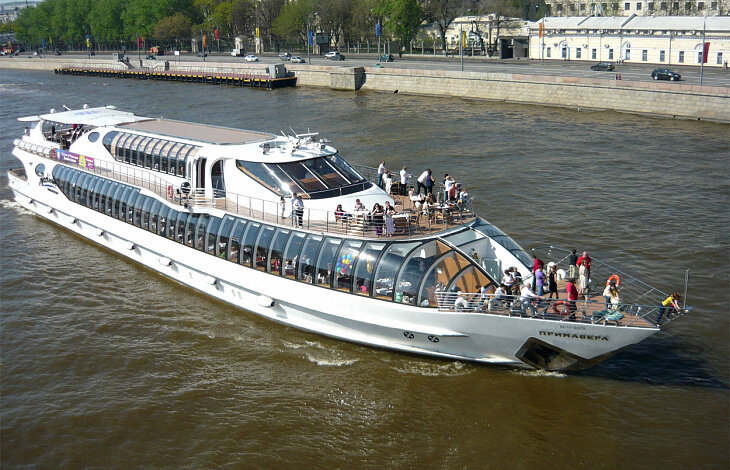 фото с сайта http://mosparohodstvo.ru/  официальная аренда теплохода Рэдиссон