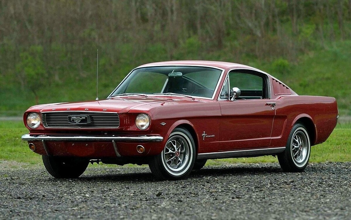 Ford Mustang Fastback 1964 г. Фото из открытых источников
