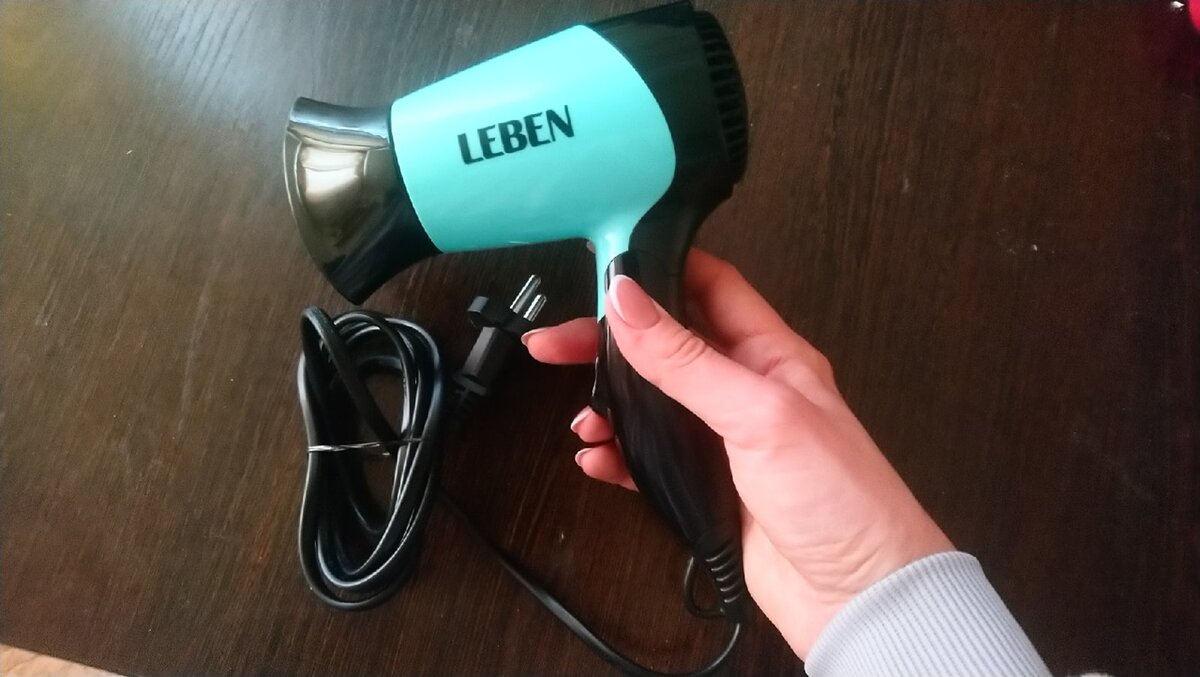 Хорошенько просушите феном мокрое место, ну или утюгом.