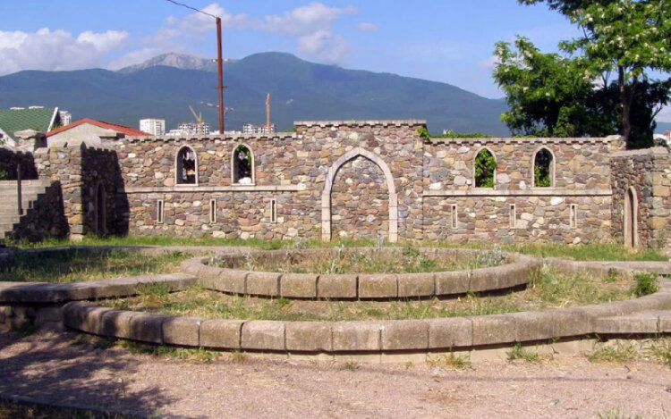 Крепость Алустон  в Алуште