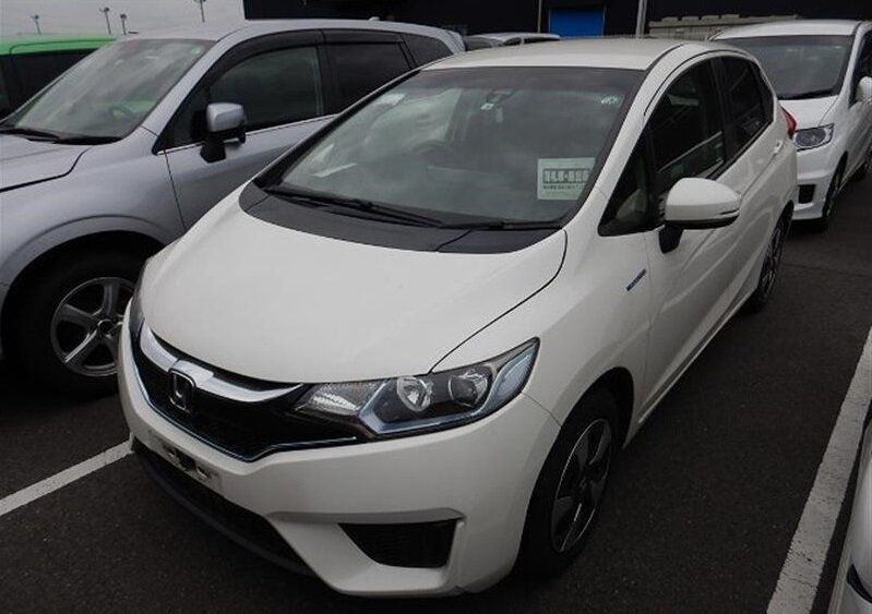 Авто на стоянке в Японии
