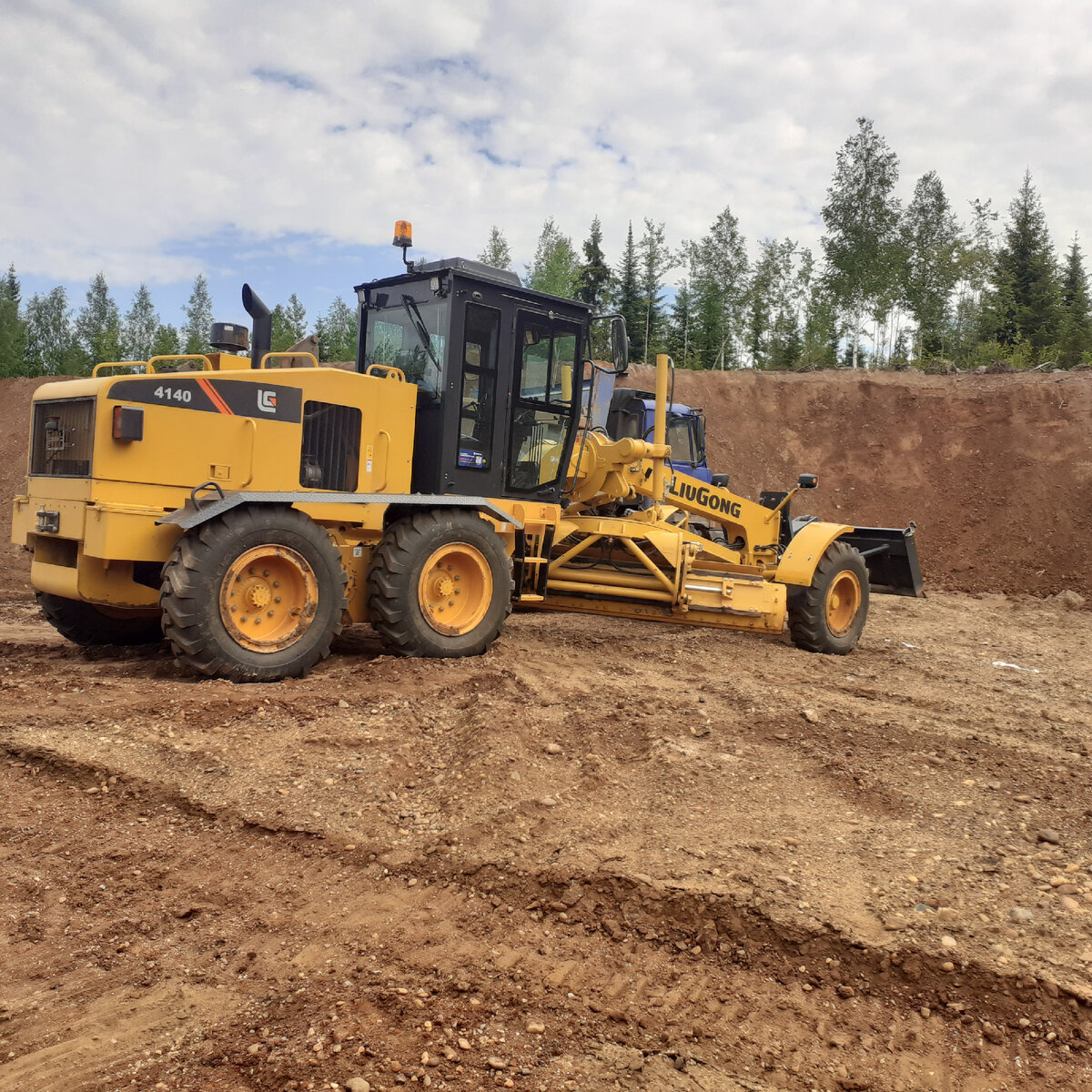 Новый грейдер Llu GoNG 4140.