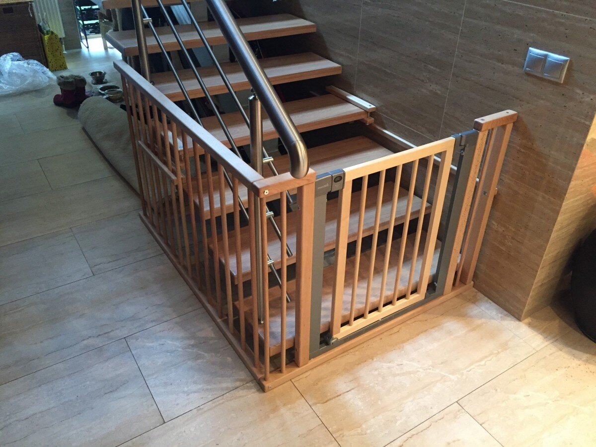 Безопасная лестница для детей на второй этаж
