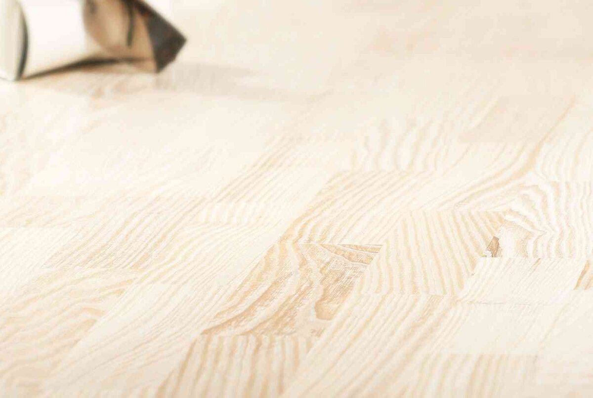 Белый паркет из массива ясеня