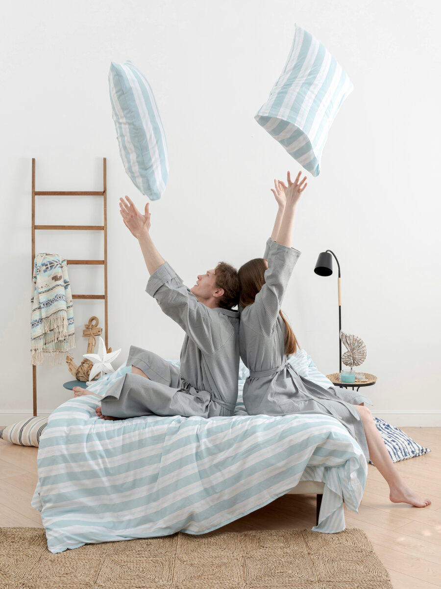 Нежная полосочка перенесет вас к ласкающему морюшку...теперь можно путешествовать не выходя из дома!