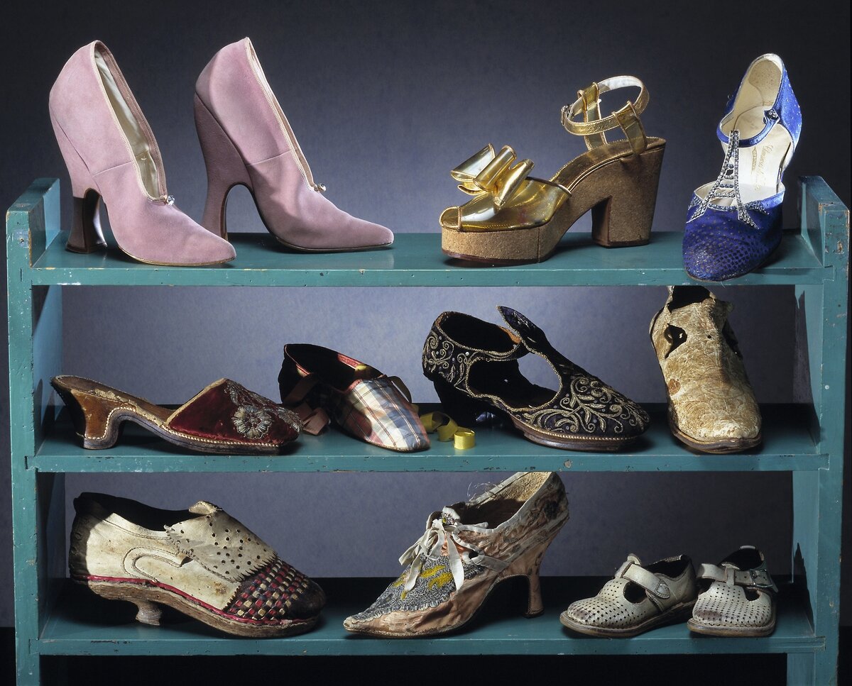 Историческая обувь