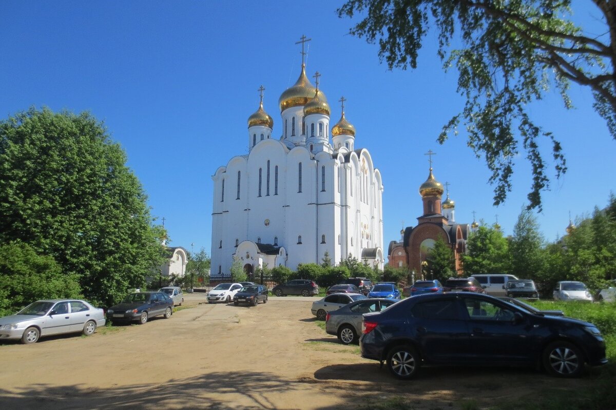 Мы посетили собор - новодел, но очень понравился