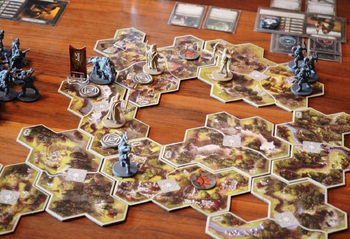 властелин колец настолка. настолка властелин колец странствия в средиземье. властелин колец странствия. настолка властелин колец странствия в средиземье. настольная игра hobby world властелин колец.