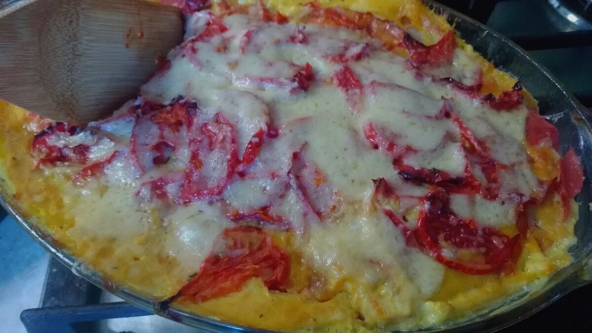 Запеканка готова. Нежная, сочная, ароматная. Звать никого не нужно: прибегают сами.