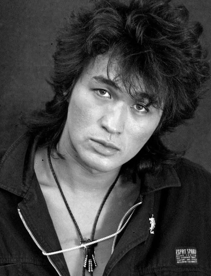 Портрет Виктора Цоя с сервиса Яндекс.Картинки