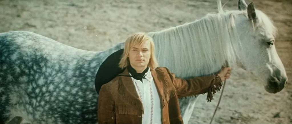 Летние каникулы это такие сладкие воспоминания, с которыми не сравнится ничто. Три месяца свободы, которые у многих проходили у бабушки в деревне и в пионерском лагере.-2