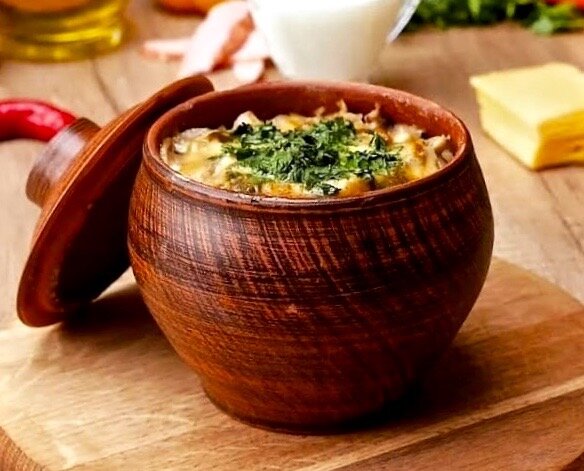 Пельмени в горшочке.