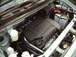 4G15, GDI , 1.5-литровый, 4-цилиндровый с рядным расположением цилиндров, механизм газораспределения – два вала верхнего расположения с 16-ю клапанами, развиваемая мощность - 105 л.с. при 6000 об/мин., максимальный крутящий момент – 14,3 кг/м при 3500 об/мин.