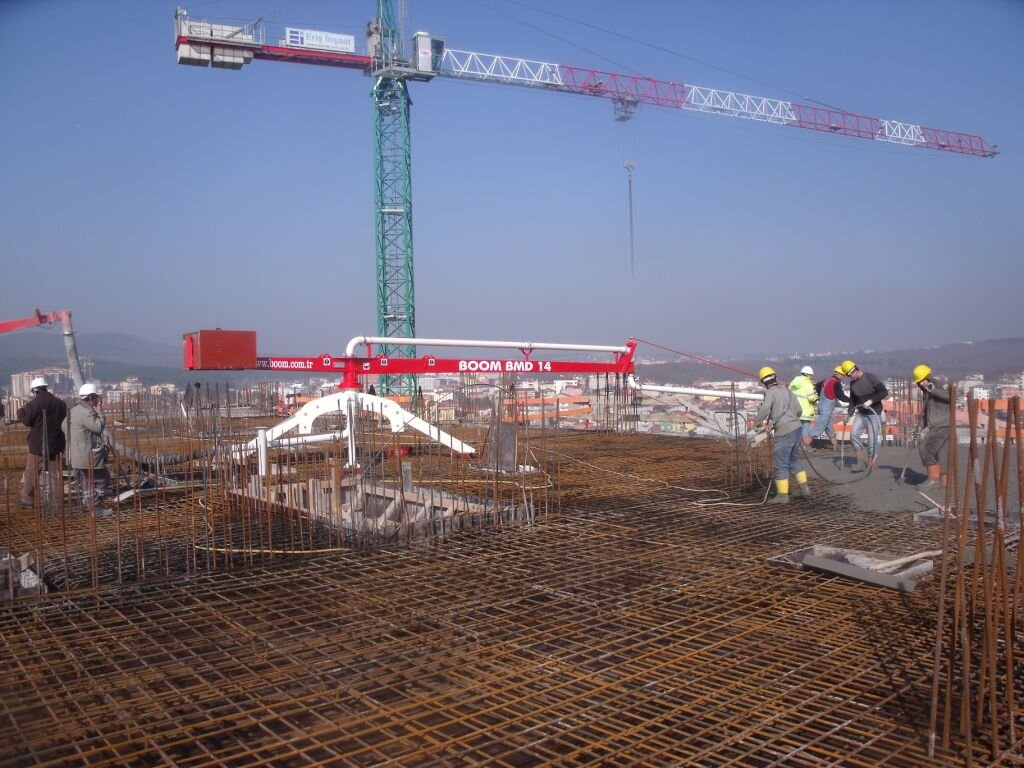 Бетонораздаточная стрела 14 метров. 