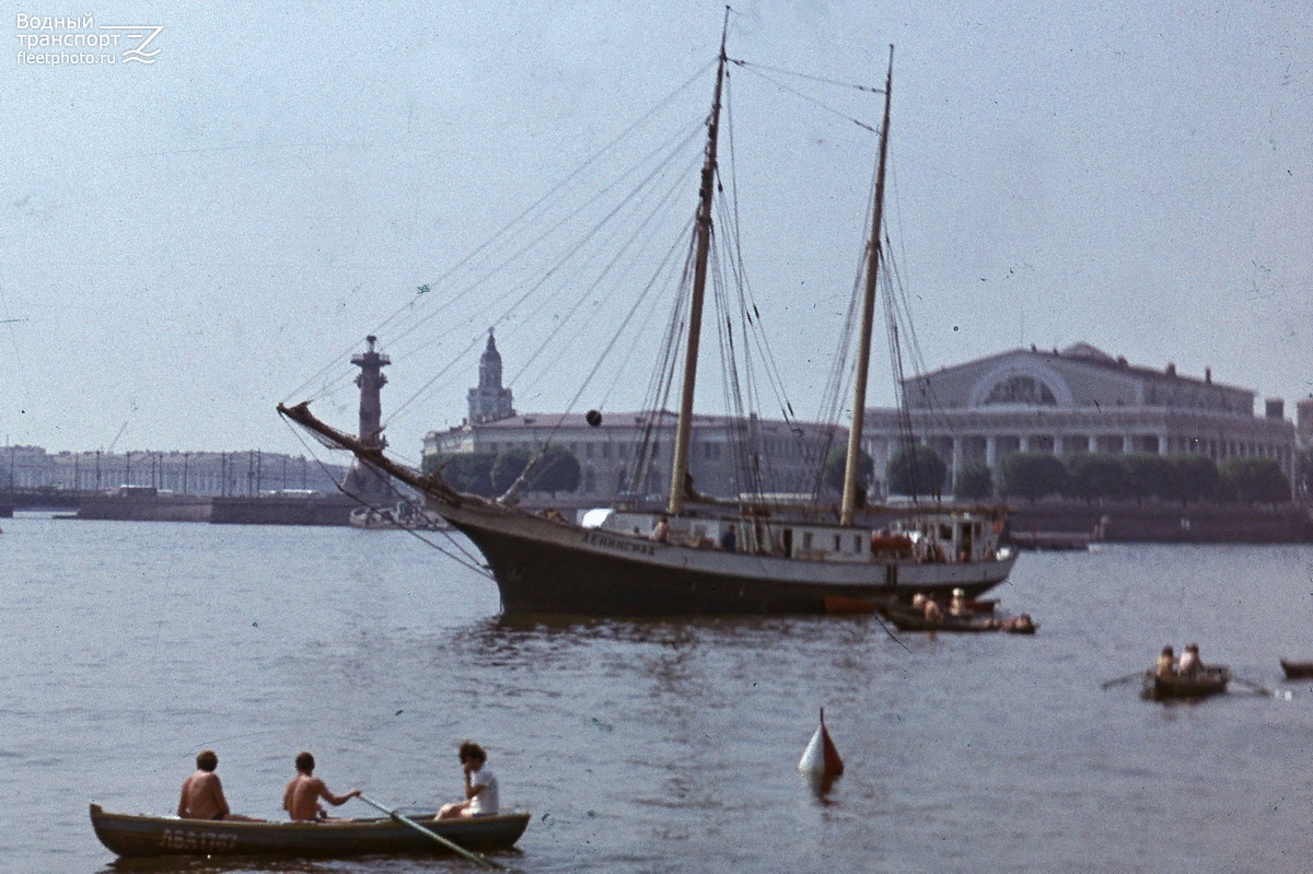 ивиЯхта «Seeteufel» она же шхуна "Ленинград", она же шхуна "Надежда" ФОТО fleetphoto.ru