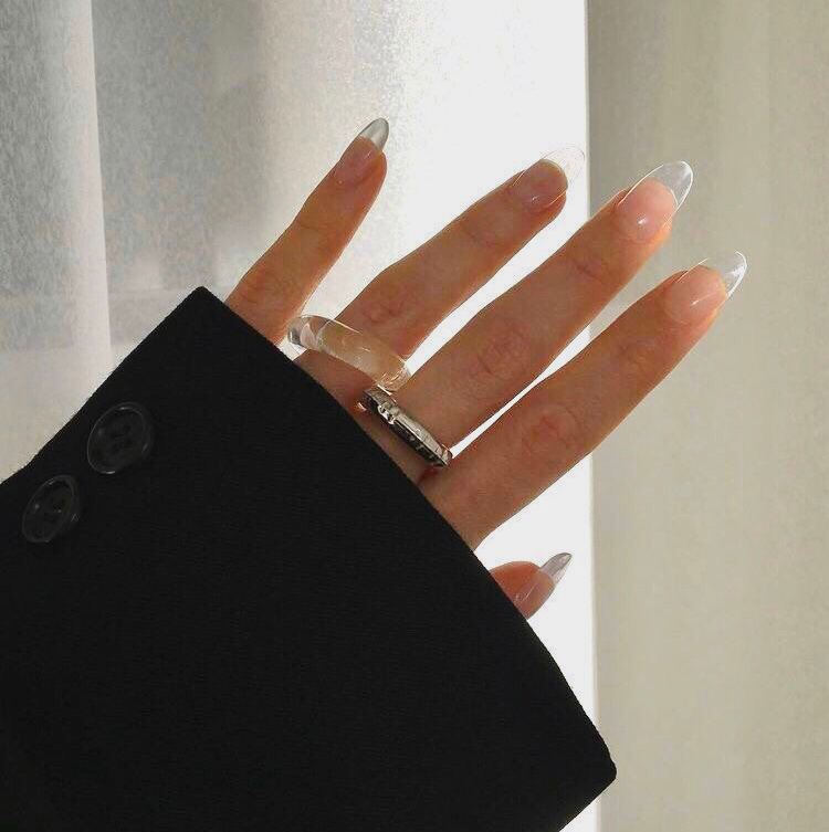 Прозрачные ногти
