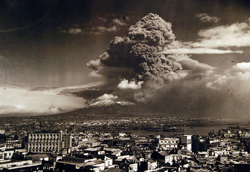 Извержение Везувия в марте 1944 года. Источник: reddit.com