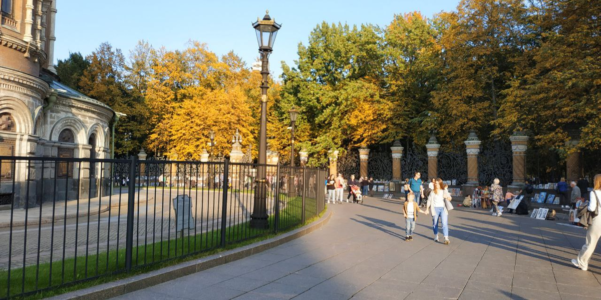 Настоящая золотая осень вообще-то на следующих выходных планируется. Сегодня была вполне себе зеленая осень.