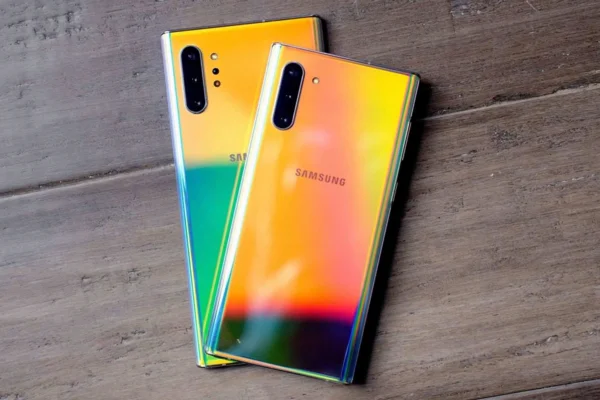 Samsung времено сливают цены на флагман Galaxy Note 10, минус 20 000р: 8/256ГБ, Dinamic AMOLED и топовый процессор1