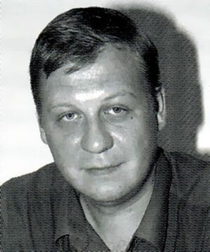 Михаил Грачев родился в 1975 г. В 1997 г. окончил факультет истории, политологии и права Московского педагогического университета. В 1997-1999 гг. в «Марриотт Гранд Отеле» занимался координацией работы служб оздоровительного центра. С 1999 по 2001 г. работал менеджером ресторана «Ньюс Паб» и зам. генерального директора ресторана «Яма». В 2001-2004 гг. работал в компании «Мега Фудз 2000». В 2004 г. перешел в «Бразерс и Компанию». Начал работать менеджером ресторана «Сбарро», затем стал генеральным менеджером и региональным менеджером ресторанов «Сбарро». С 2006 г. является заместителем директора по управлению сетью «Сбарро». Специализация - служба доставки. В 2008 г. получил второе высшее образование в Институте экономики и культуры по специальности «сервис и туризм».