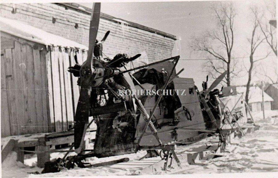 Затрофеенные советские аэросани НКЛ-26.Часто попадают на немецких фотографиях, вероятно сильно удивляли воентуристов