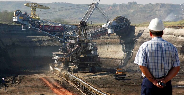 Добыча ресурсов. Источник: https://sm-news.ru/na-tambovshhine-uvelichili-obemy-dobychi-poleznyx-iskopaemyx-4008/?amp