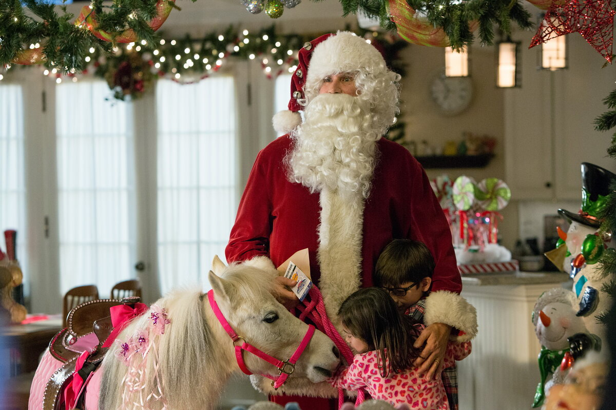 Christmas films. Здравствуй, папа, новый год! (2015). Новогодний папа фильм 2015. Здравствуй папа новый год кадры из фильма. Новогодние фильмы Здравствуй папа новый год