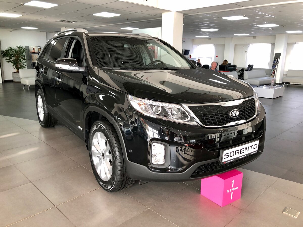 Зашёл в автосалон KIA из любопытства посмотреть ЦЕНЫ на новые автомобили.  Показываю их вам. | Gorbunoff - все о машинах | Дзен