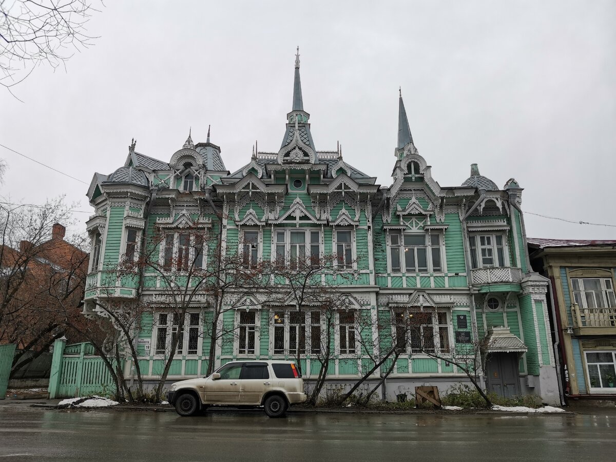 Вид на дом архитектора С.В. Хомича со стороны улицы Белинского.