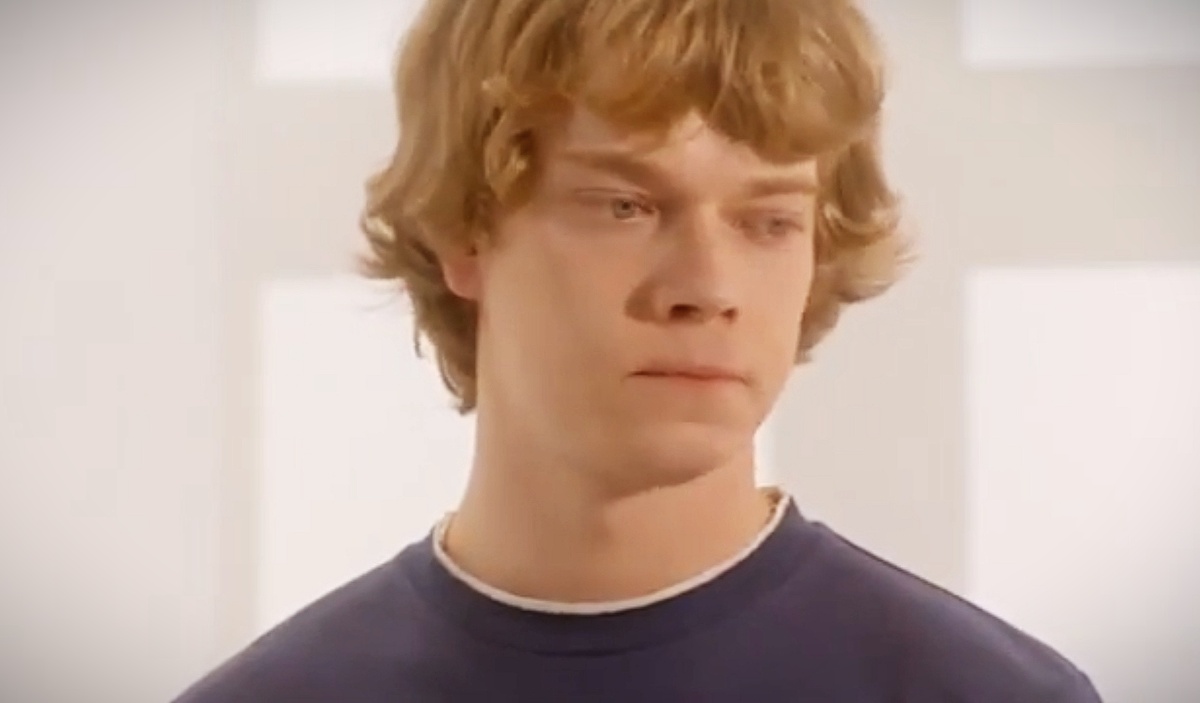 До роли "Вонючки"ему ещё 6 лет. 