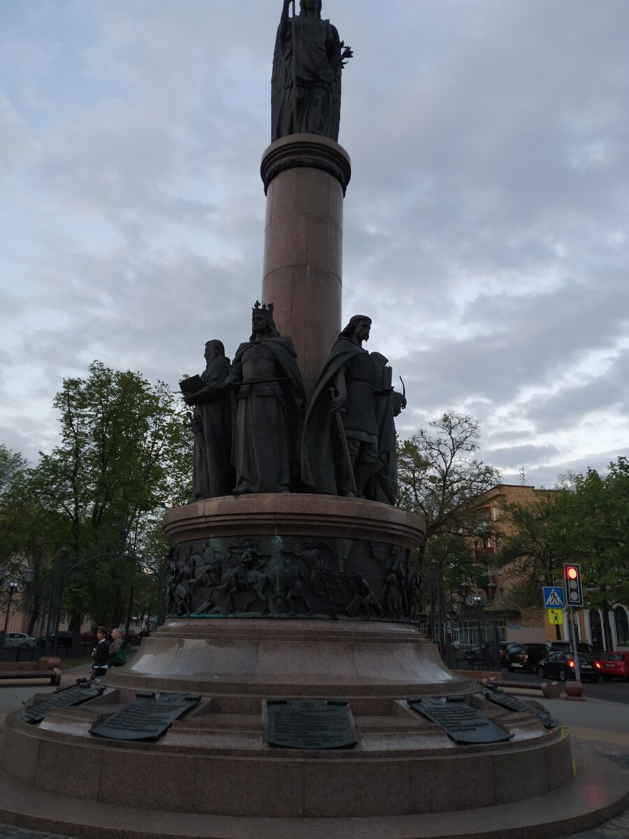 Памятник тысячелетию Бреста