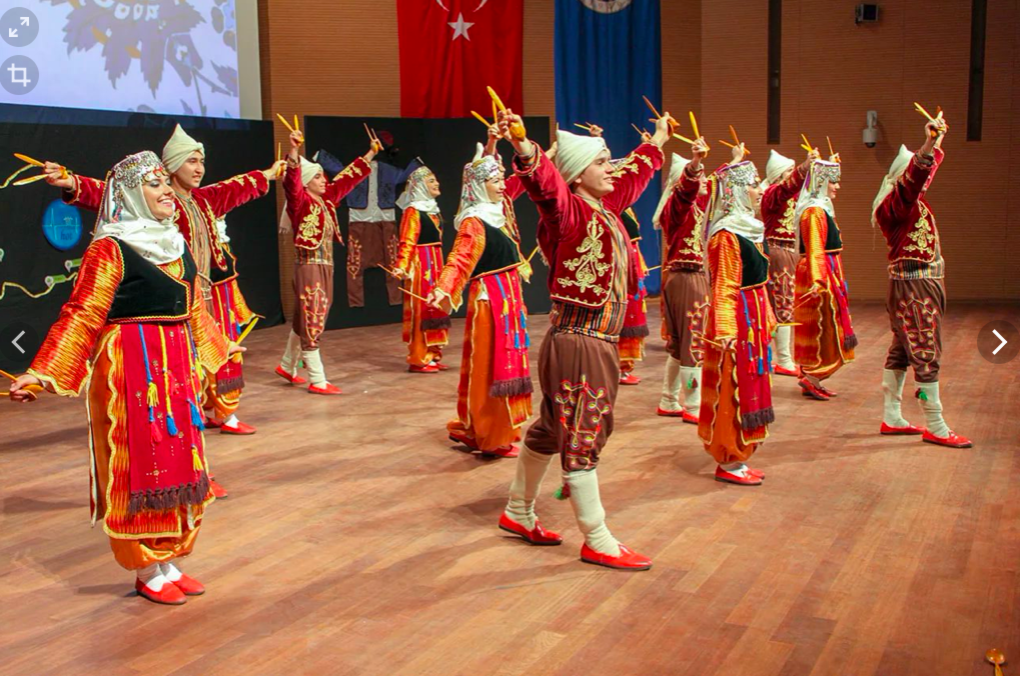 Турецкий национальный танец Халай. Турецкий народный танец Зейбек. Турецкий танец Кашик. Халай танец в Турции.