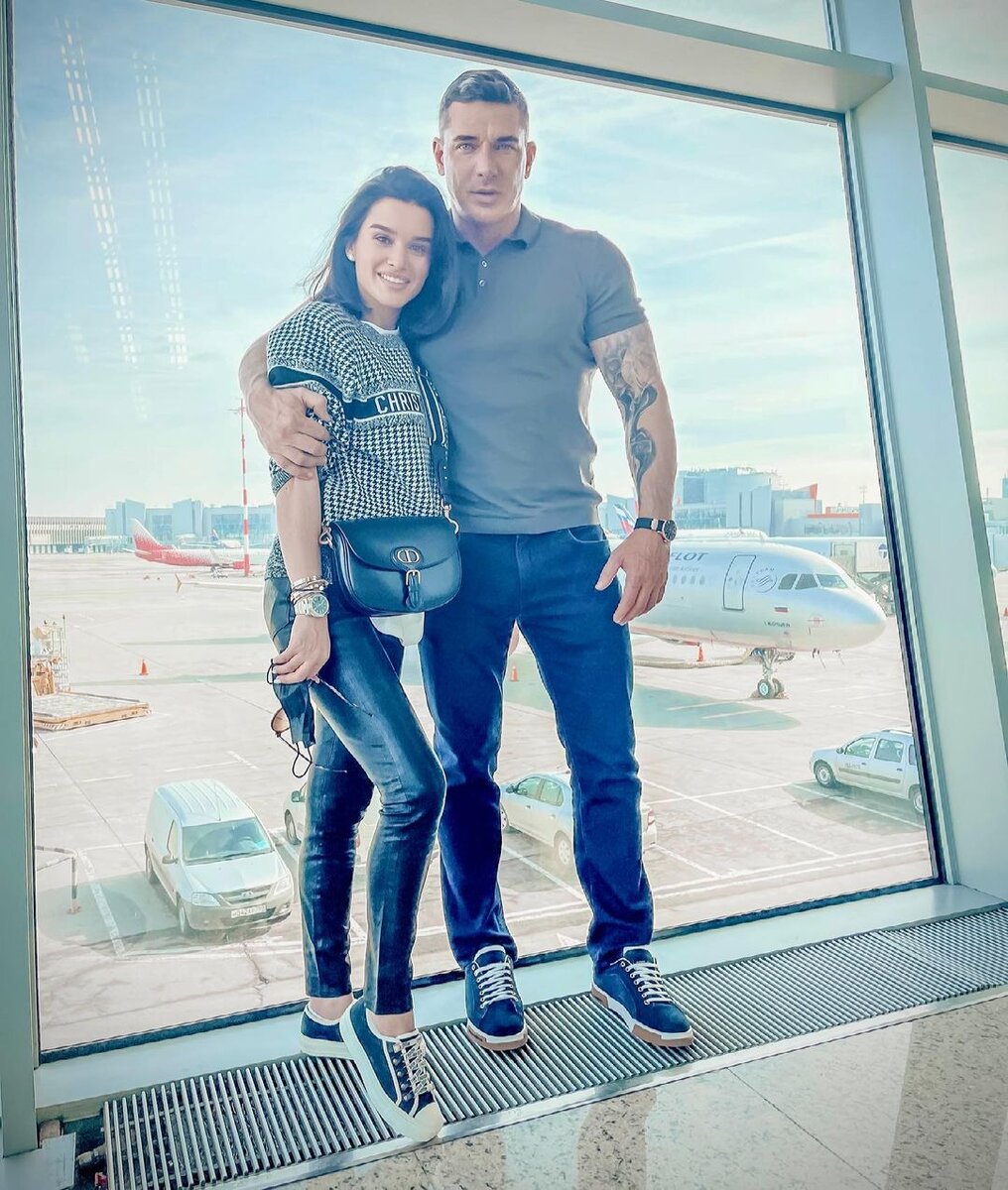 Курбан омаров фото. Новая возлюбленная курбана омарова. Новая возлюбленная курбана омарова. Курбан и новая возлюбленная. Курбан курбанович омаров.