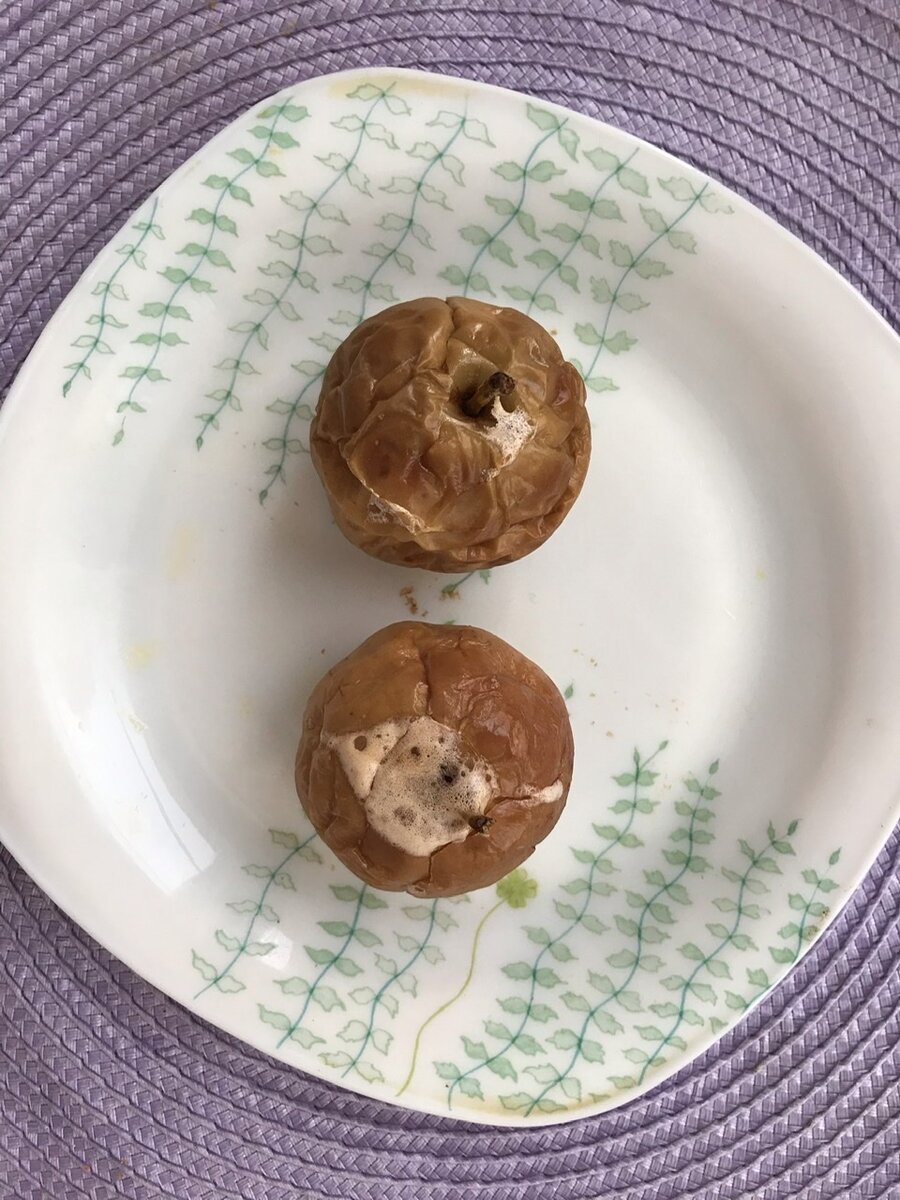 Запечённые яблоки на завтрак.