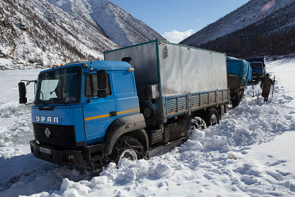 Якутия вахта водитель. КАМАЗ 65115 зимник. КАМАЗ 6х6 зимник. КАМАЗ Якутия зимник.