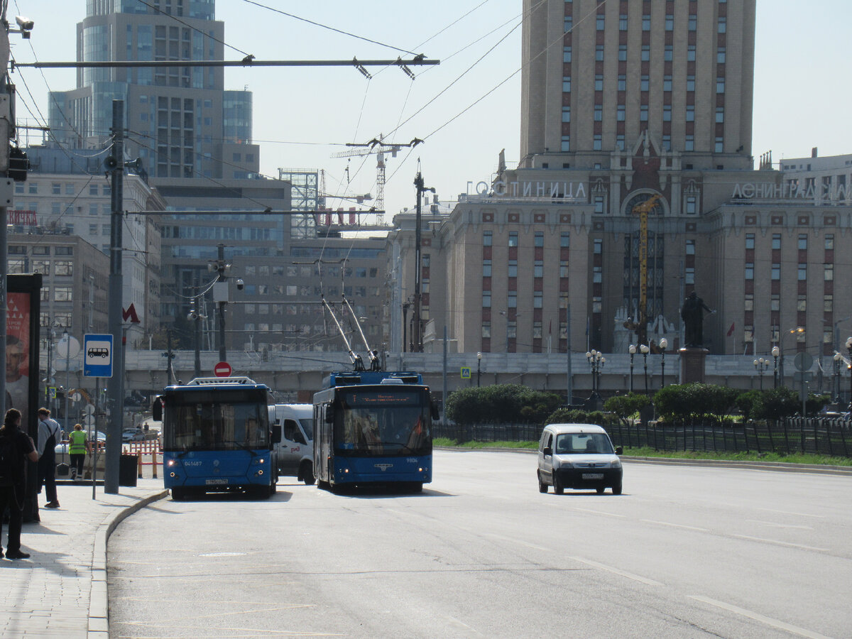 Первая встреча с "последним московским троллейбусом"