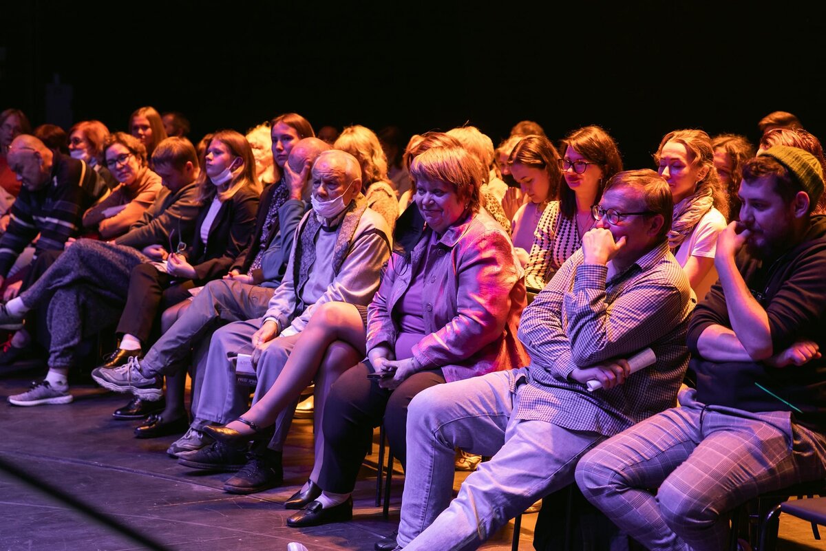 Фото с сайта Алтдрамы.