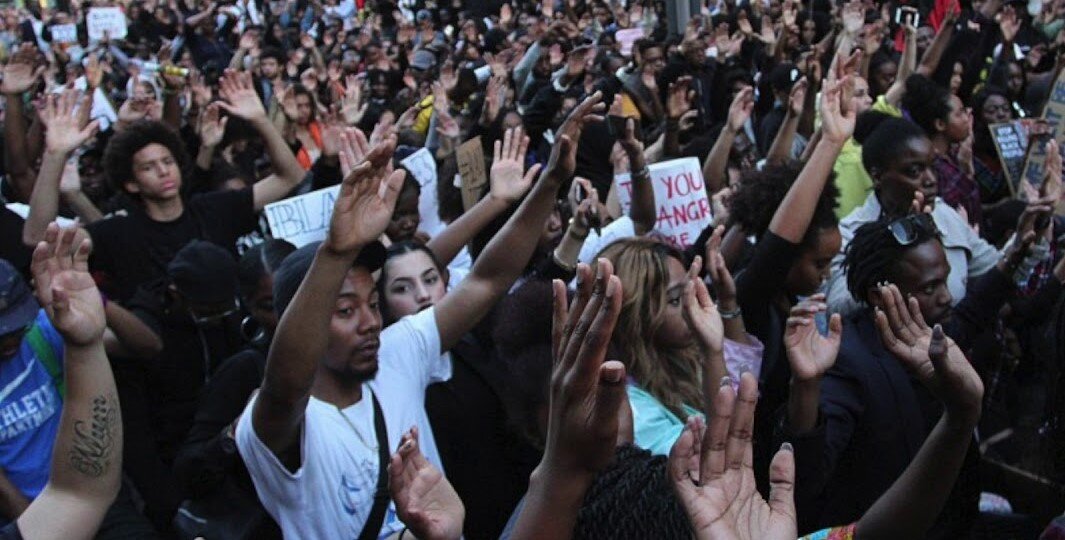США движение Black Lives Matter ("Жизнь черных имеет значение")