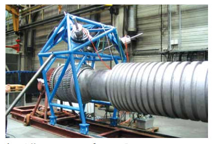 Фото 1. Использование мобильного 5-осевого станка
METROM для ремонта газовой турбины