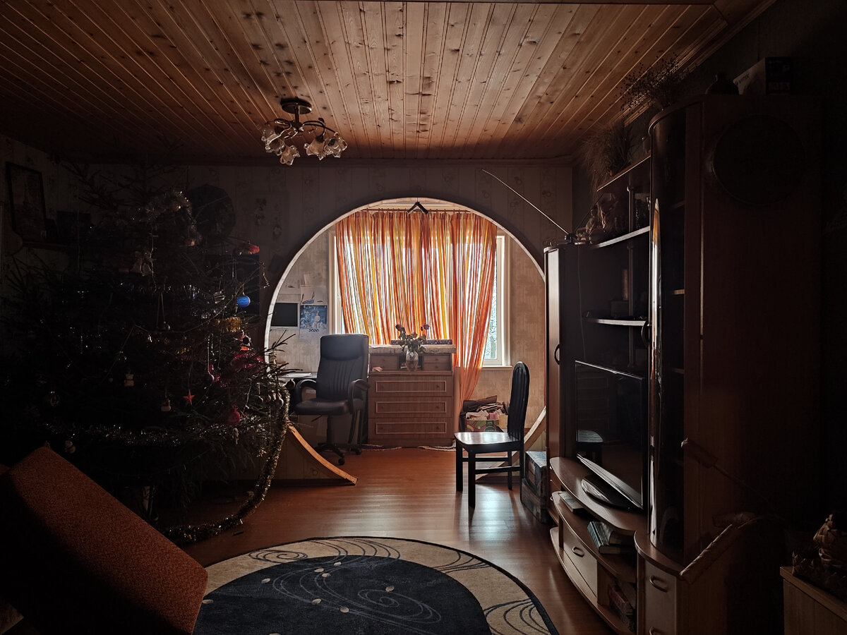 Вид на шикарный кабинет. 